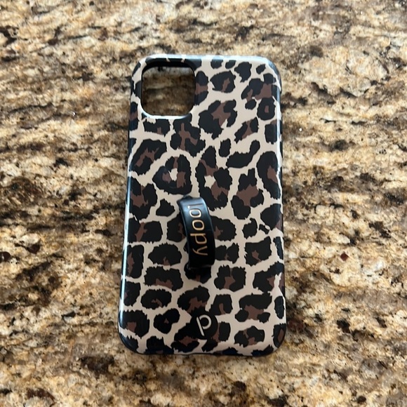 Loopy Case Accessories - COPY - Loopy iPhone 11 leopard case.